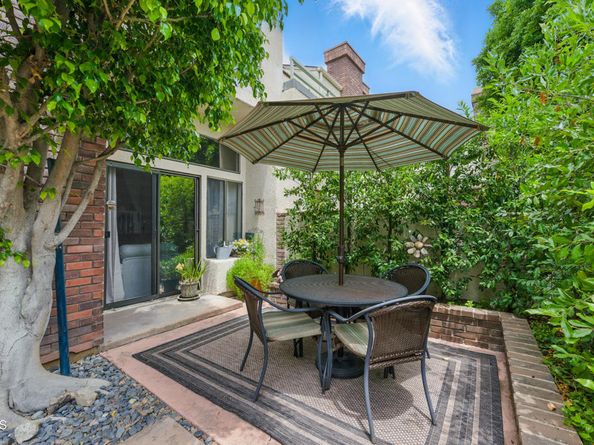 18751 Hatteras Street 13, Tarzana CA 91356