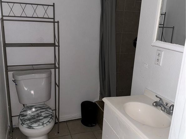 1133 E 76th Place, Los Angeles CA 90001