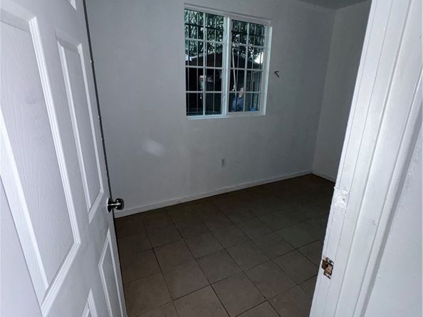 1133 E 76th Place, Los Angeles CA 90001