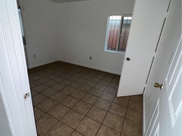 1133 E 76th Place, Los Angeles CA 90001