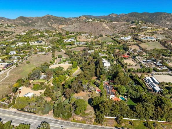 27473 Pacific Coast, Malibu CA 90265