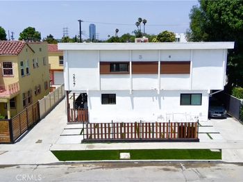 2927 S Redondo Boulevard