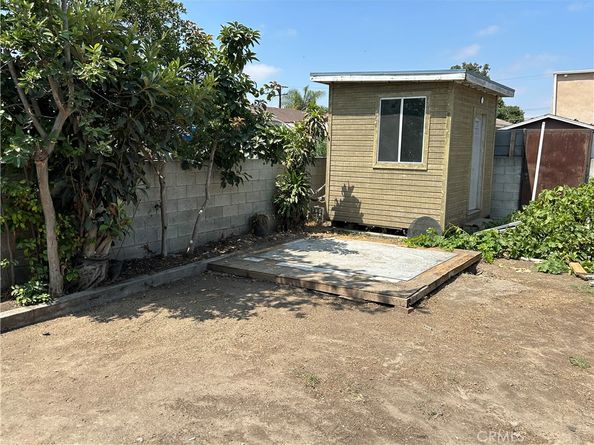 11121 Compton Avenue, Los Angeles CA 90059