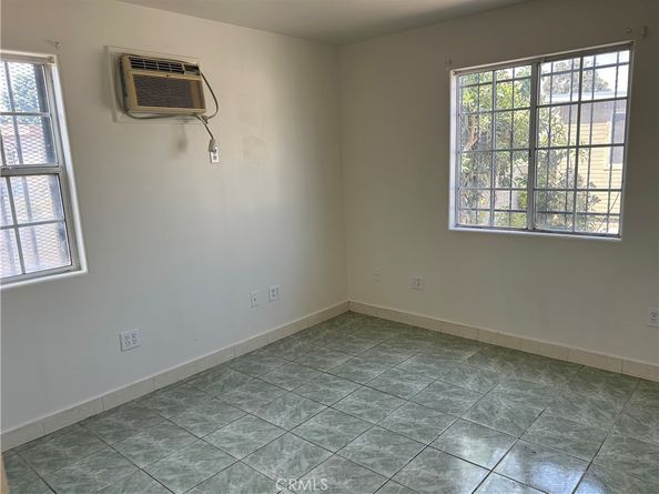 11121 Compton Avenue, Los Angeles CA 90059
