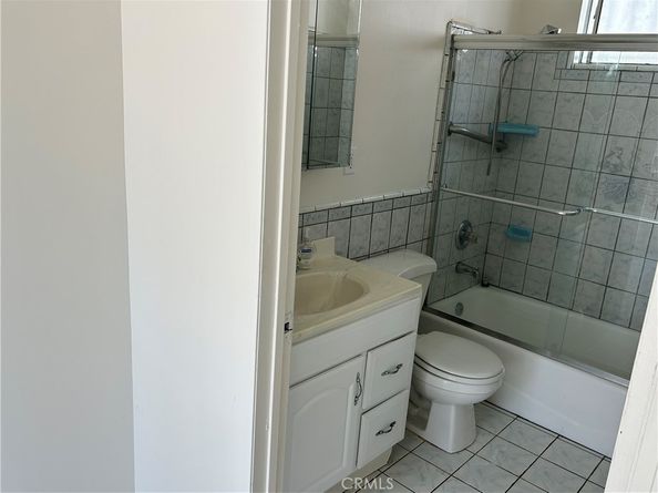 11121 Compton Avenue, Los Angeles CA 90059
