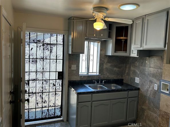 11121 Compton Avenue, Los Angeles CA 90059