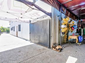 827 E 109th Place, Los Angeles CA 90059