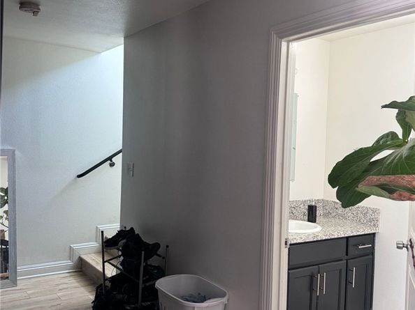 827 E 109th Place, Los Angeles CA 90059