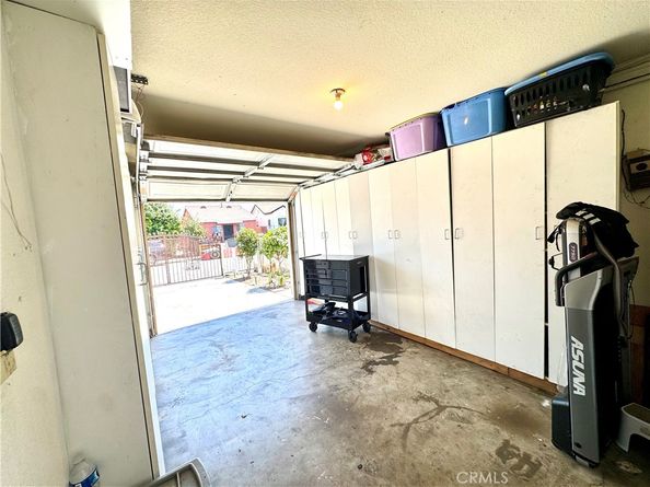 10915 Grape Street, Los Angeles CA 90059