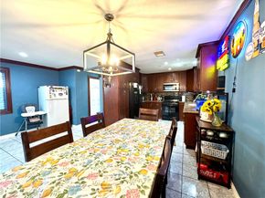 10915 Grape Street, Los Angeles CA 90059