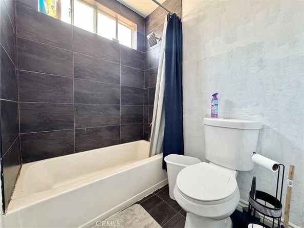 10915 Grape Street, Los Angeles CA 90059