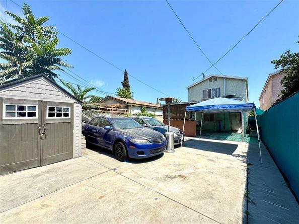 10915 Grape Street, Los Angeles CA 90059