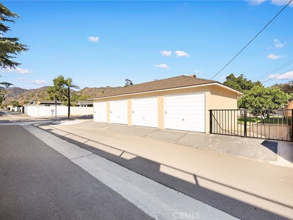 1047 N San Gabriel Avenue, Azusa CA 91702