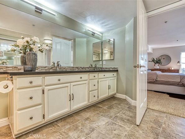 4755 Templeton Street 2117, Los Angeles CA 90032