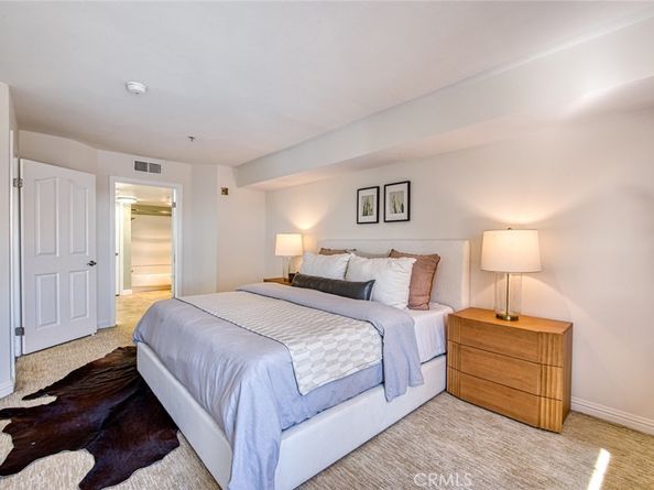 4755 Templeton Street 2117, Los Angeles CA 90032