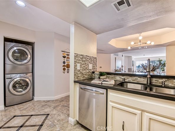 4755 Templeton Street 2117, Los Angeles CA 90032