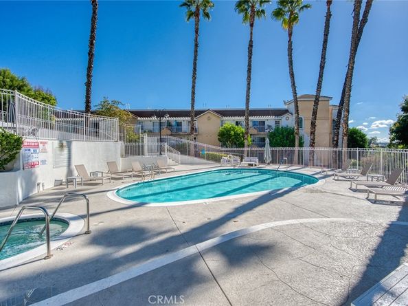 4755 Templeton Street 2117, Los Angeles CA 90032