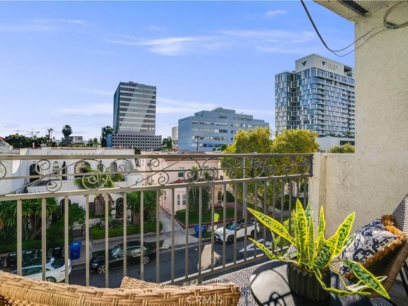 6151 Orange 307, Los Angeles CA 90048