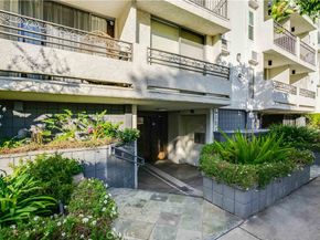 6151 Orange 307, Los Angeles CA 90048