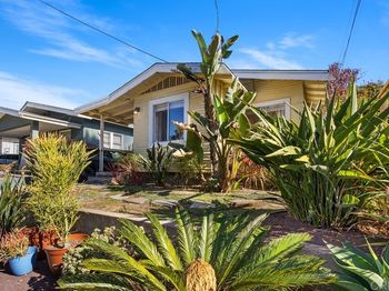 1607 1609 Robinson Avenue