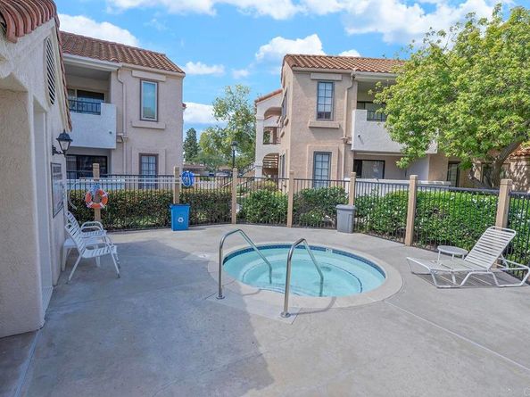 10774 Dabney Drive Drive 20, San Diego CA 92126