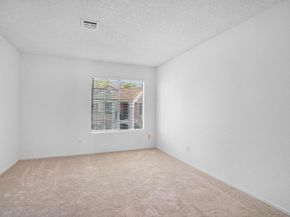 10774 Dabney Drive Drive 20, San Diego CA 92126