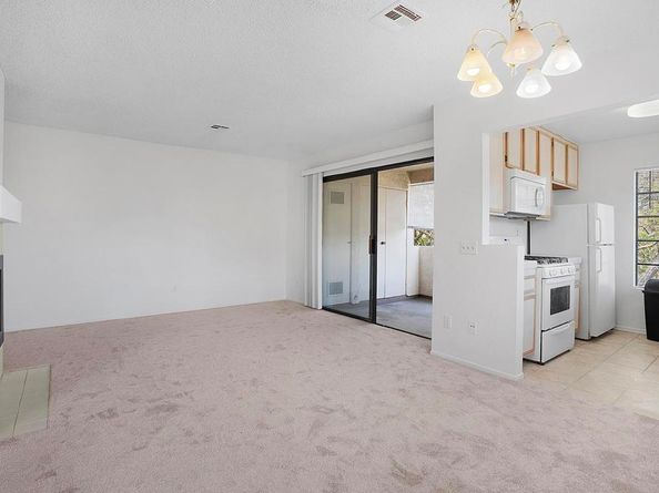 10774 Dabney Drive Drive 20, San Diego CA 92126