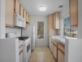 10774 Dabney Drive Drive 20, San Diego CA 92126