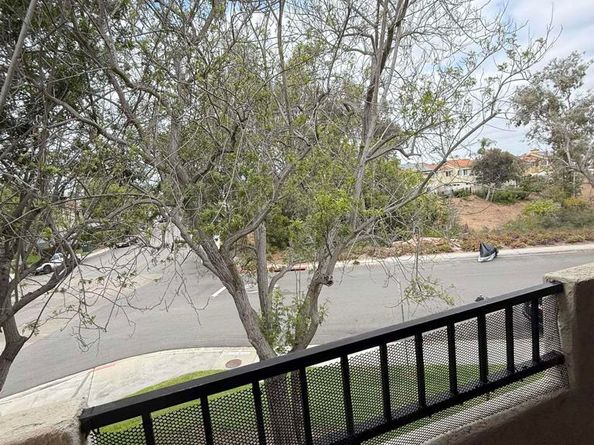 10774 Dabney Drive Drive 20, San Diego CA 92126