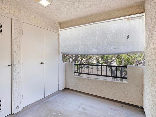 10774 Dabney Drive Drive 20, San Diego CA 92126