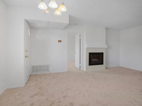 10774 Dabney Drive Drive 20, San Diego CA 92126