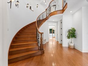 1045 Van Nuys Street, San Diego CA 92109