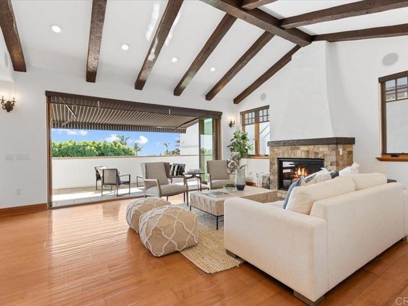 1045 Van Nuys Street, San Diego CA 92109