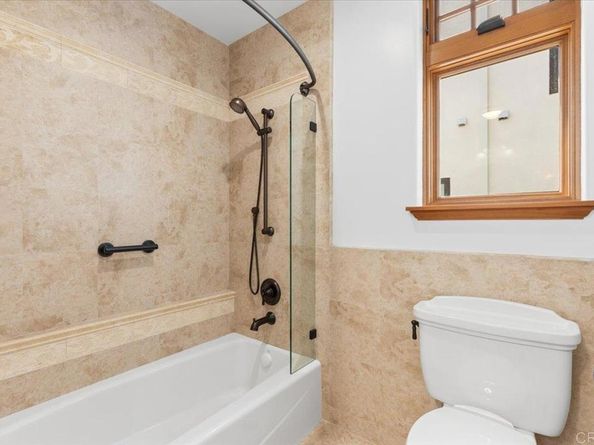 1045 Van Nuys Street, San Diego CA 92109