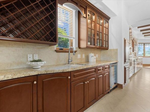 1045 Van Nuys Street, San Diego CA 92109