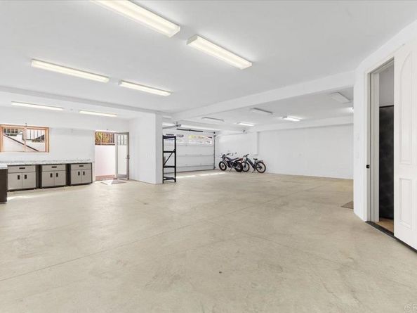 1045 Van Nuys Street, San Diego CA 92109