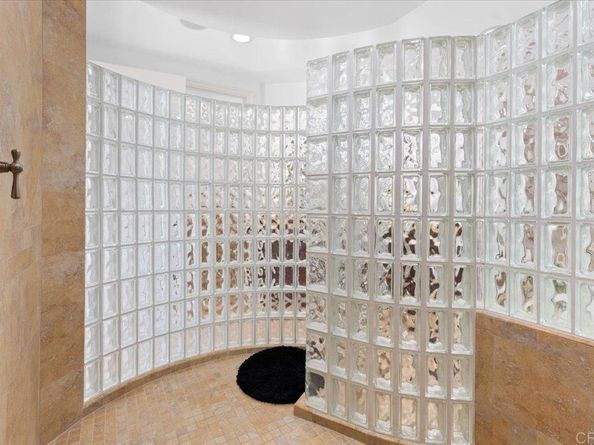 1045 Van Nuys Street, San Diego CA 92109