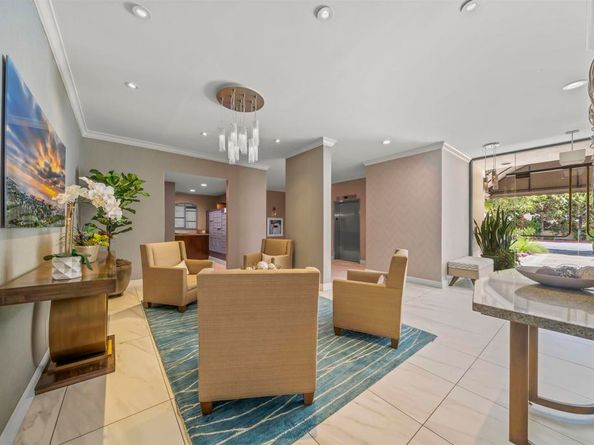 2500 Torrey Pines Rd 305, La Jolla CA 92037