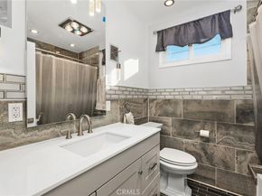 527 Cedar 2E, Long Beach CA 90802