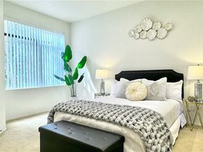 2571 Plaza Del Amo 212, Torrance CA 90503