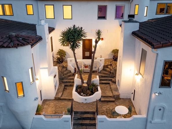 3702 Arbolada Road, Los Feliz CA 90027