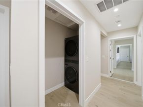 8542 De Celis Pl, North Hills CA 91343