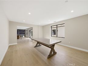 8542 De Celis Pl, North Hills CA 91343