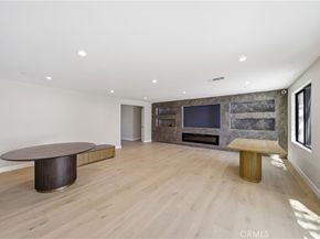 8542 De Celis Pl, North Hills CA 91343