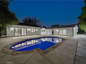 8542 De Celis Pl, North Hills CA 91343