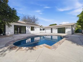 8542 De Celis Pl, North Hills CA 91343