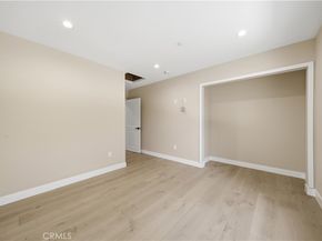 8542 De Celis Pl, North Hills CA 91343