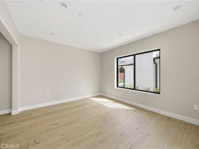 8542 De Celis Pl, North Hills CA 91343