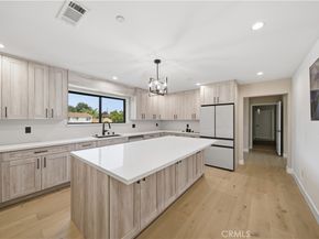 8542 De Celis Pl, North Hills CA 91343
