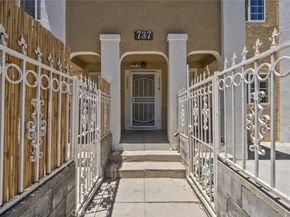 737 N Ridgewood Place, Los Angeles CA 90038